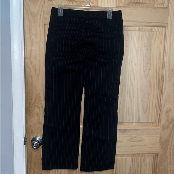 EUC Old Navy Stretch Size 4 Black With White Pin stripes Pants - Picture 2 of 3